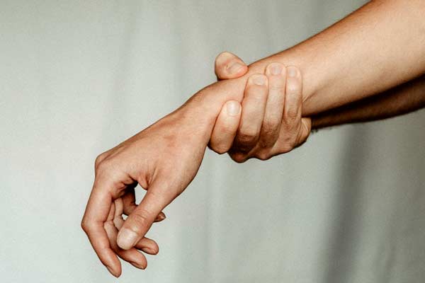 Can Fibromyalgia Cause Hand Pain